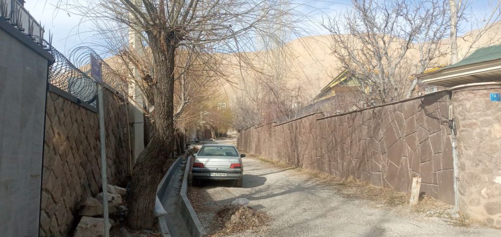 جابان  زمین 700 متری داخل بافت با سند تکبرگ شش دانگ