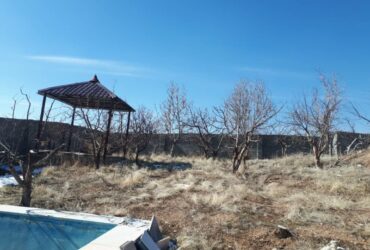 جابان  باغچه 500 متری با سند تکبرگ دیوارشده استخر الاچیق