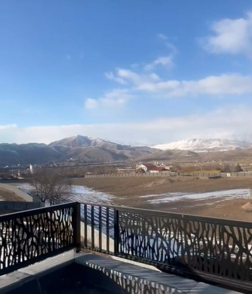 جابان  ویلا 350 متر 250 متر دوبلکس و روف با ویو عالی