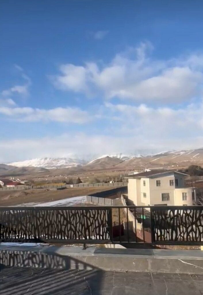 جابان  ویلا 350 متر 250 متر دوبلکس و روف با ویو عالی