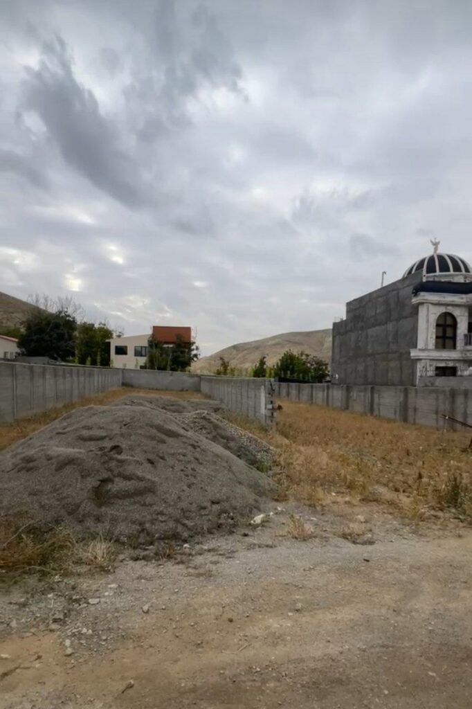 جابان  زمین دیوار شده