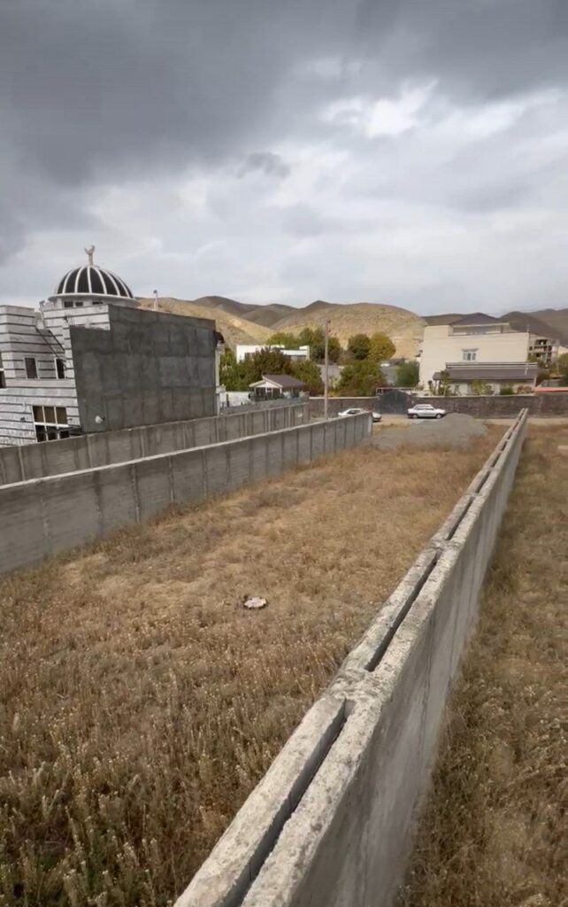 جابان  زمین دیوار شده