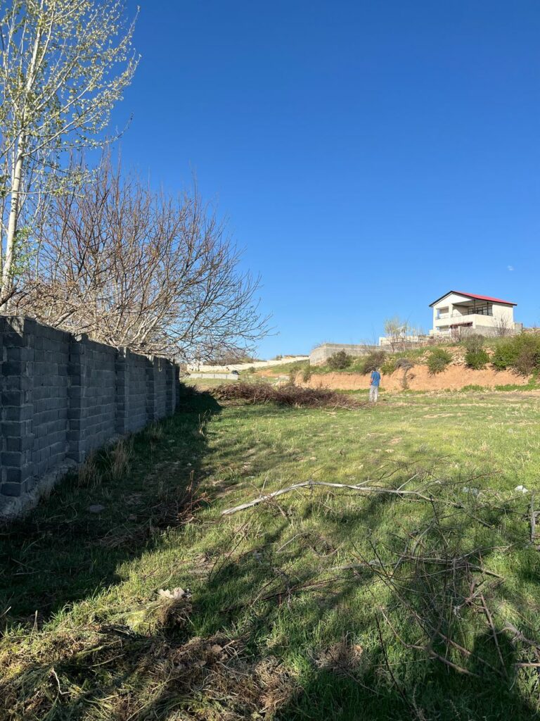 داخل روستا سرخده