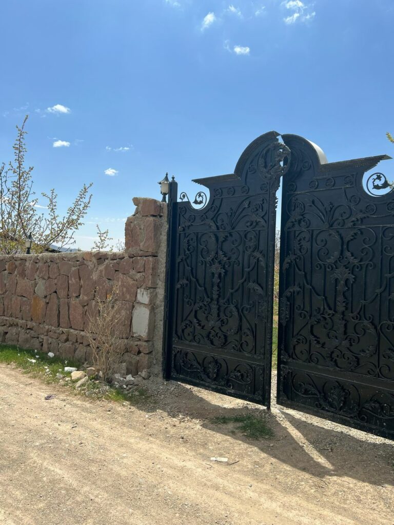 جابان باغ 1500 متر دیوار شده دوکله