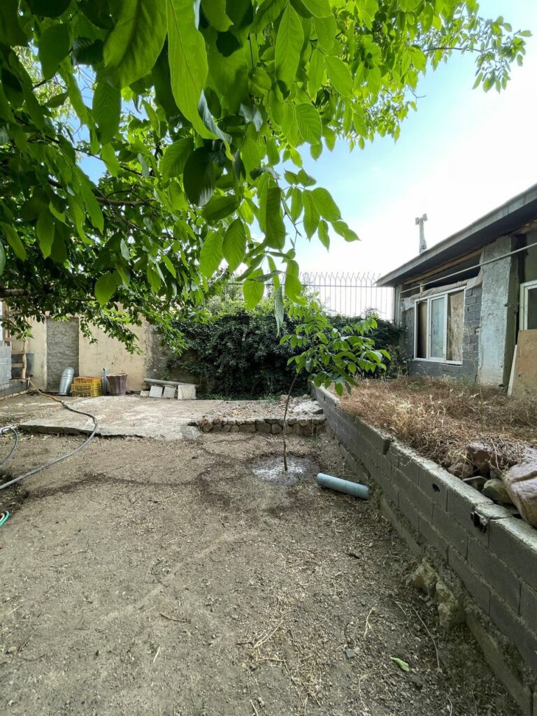 جابان ویلا باغچه قدیمی 262متر داخل بافت باسند شش دانگ