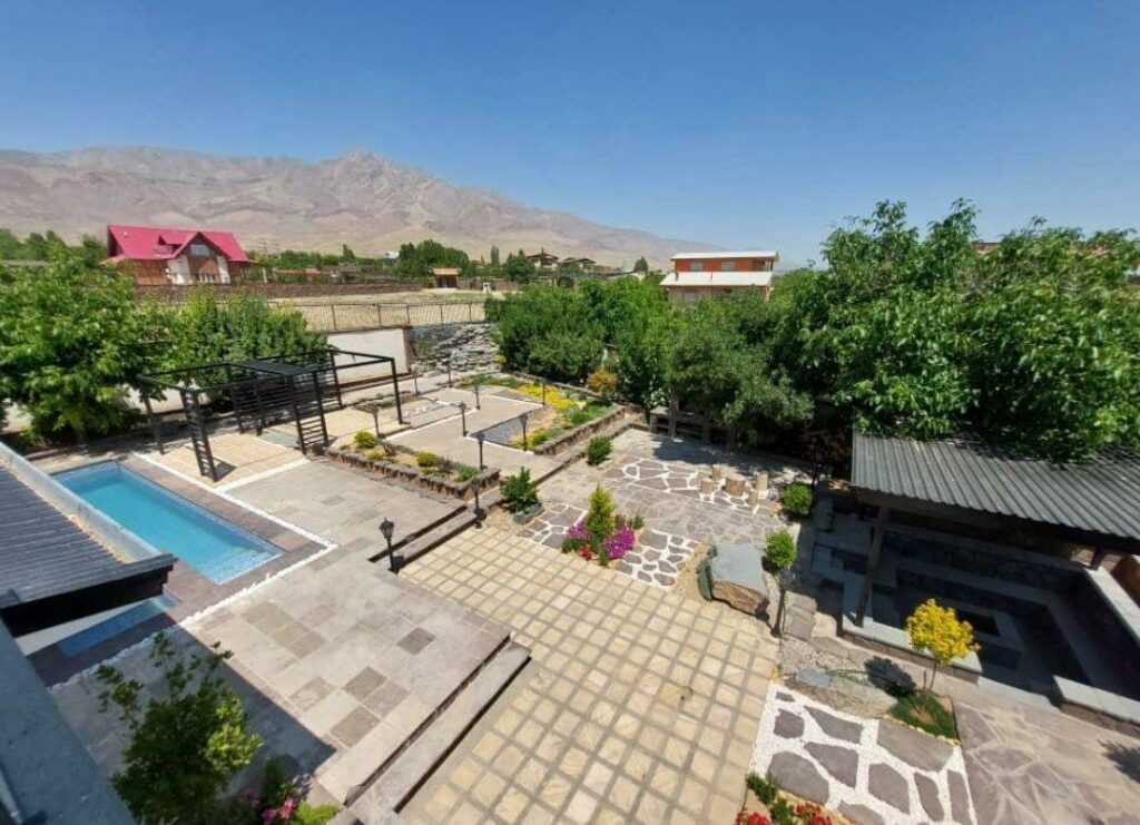 ویلا  با 2000متر زمین 140 متر فلت  و انشعابات با کنتور