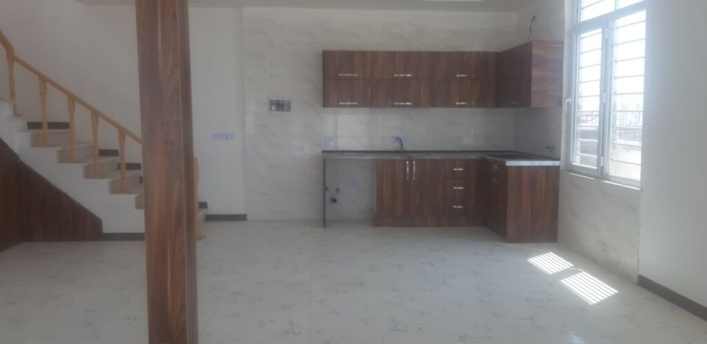 جابان  ویلا 250 متر زمین 120 متر دوبلکس