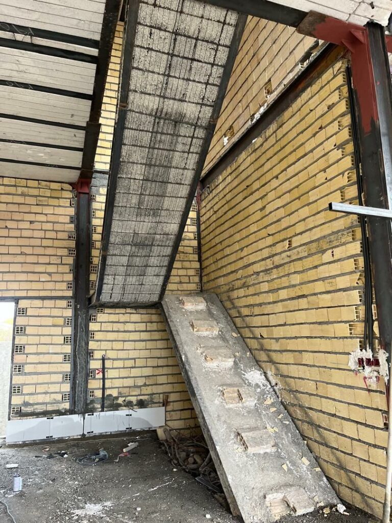 جابان   ویلا نیمه ساخت  فوری فروش