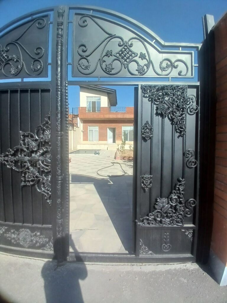 جابان ویلا 250 متر باسند تکبرگ 130متر بانیم طبقه