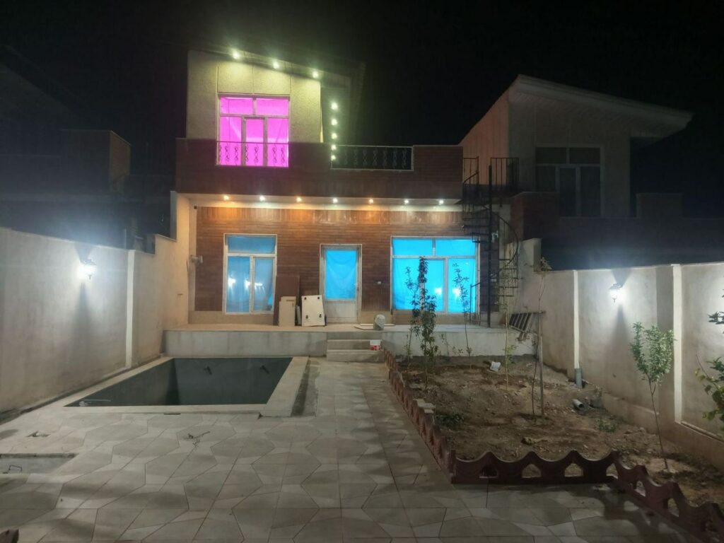 جابان ویلا 250 متر باسند تکبرگ 130متر بانیم طبقه