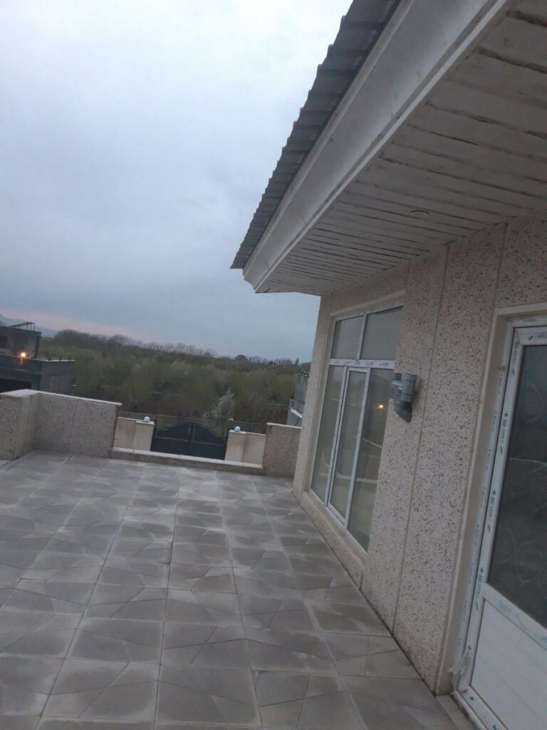 جابان ویلا 250 متر باسند تکبرگ 130متر بانیم طبقه