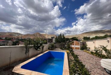 جابان  زمین با استخر دیوارشده